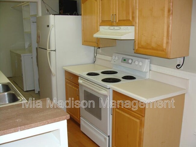 Building Photo - 4708 Springhill Rd