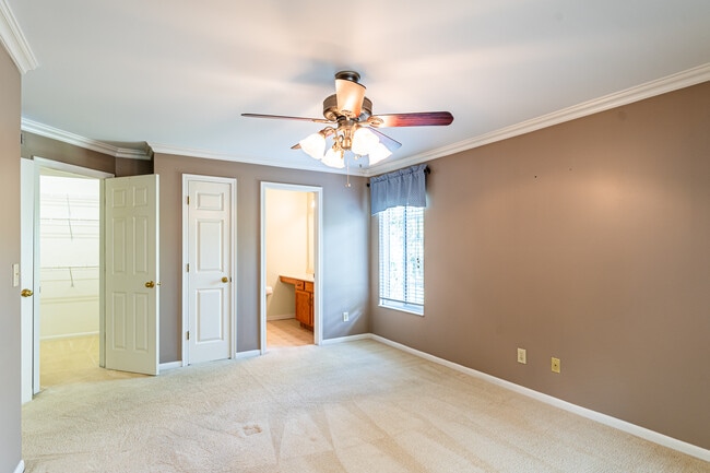 Building Photo - 539 Cloverfield Ln