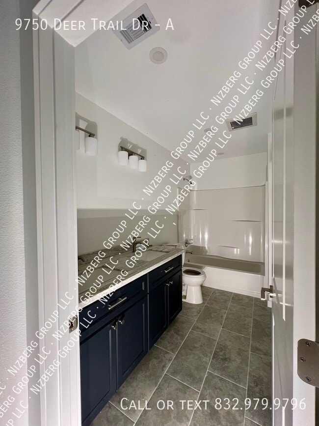 Building Photo - 9750 Deer Trail Dr