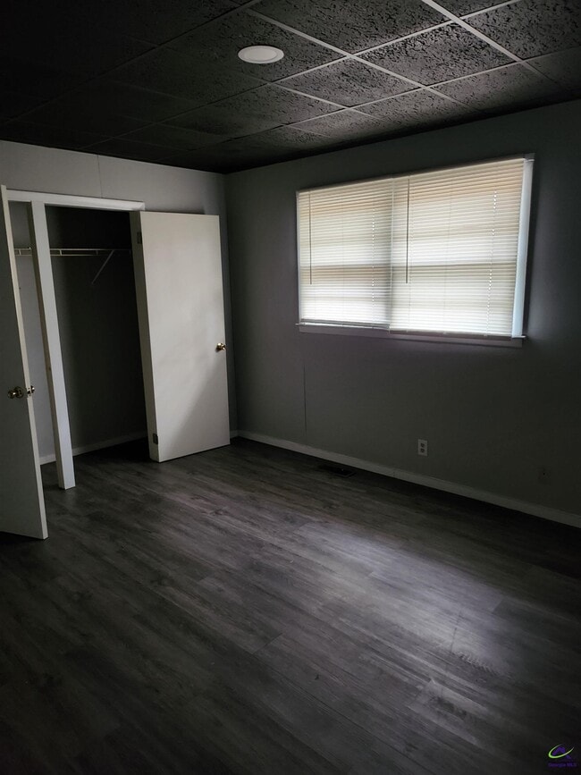 Building Photo - 300 Carolina B11 Ave