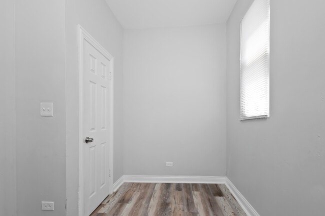 Building Photo - 5357 S Honore St