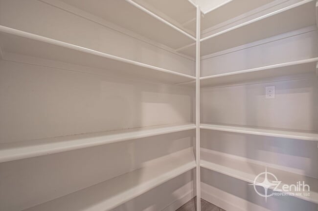 Building Photo - 12323 NE 116th Way