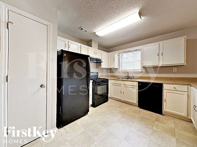 Building Photo - 1199 Paddocks Way