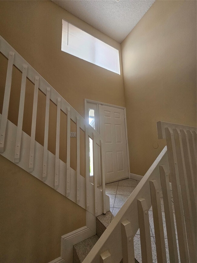 Building Photo - 633 Deer Crk Lk Pt S Ln