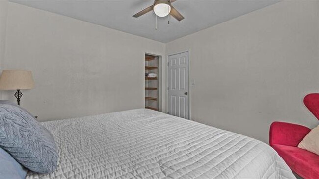 Building Photo - 334 Belford Ave