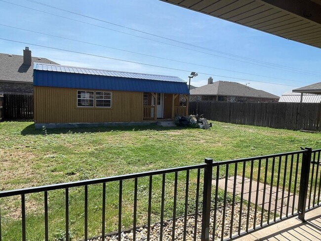 Building Photo - 9703 Desert Ave