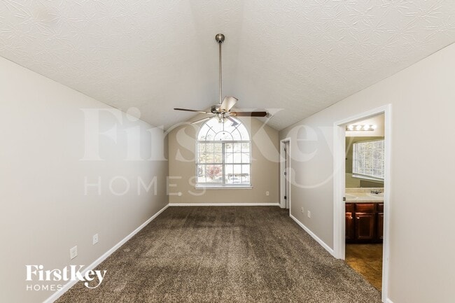 Building Photo - 419 Lake Ridge Ln