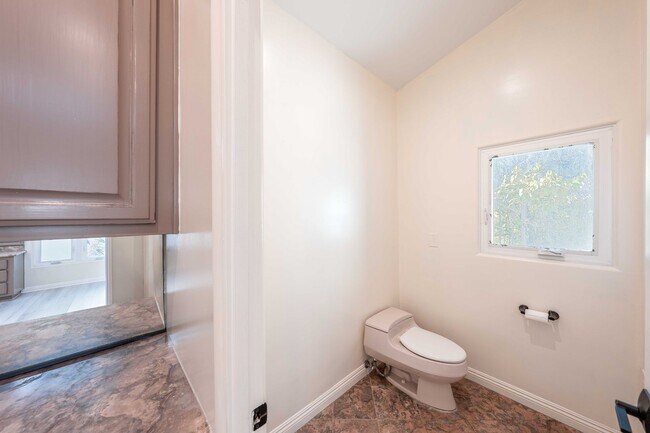 Building Photo - 3355 Palo Vista Dr