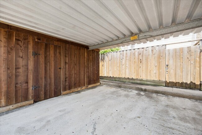 Building Photo - 6645 Wanda Ln