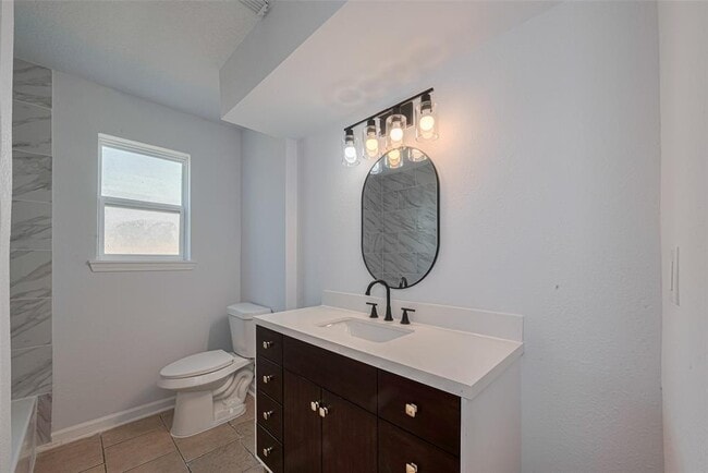 Building Photo - 7926 Jonquil Dr