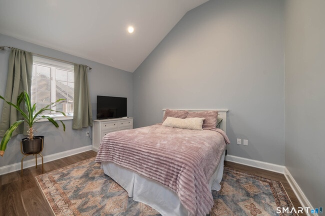 Building Photo - 50 York St