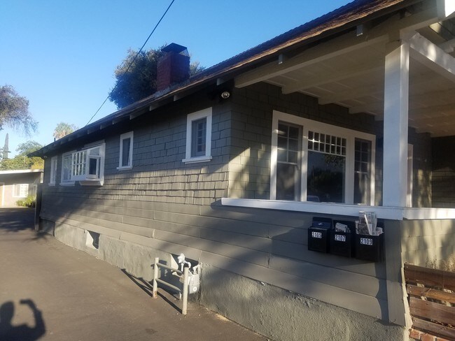 Building Photo - 2109 Marengo Ave