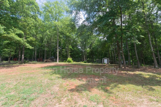 Building Photo - 155 Whispering Springs