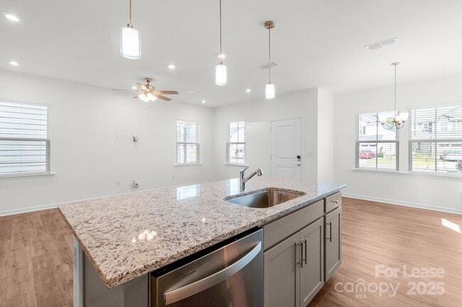 Building Photo - 14028 Penbury Ln