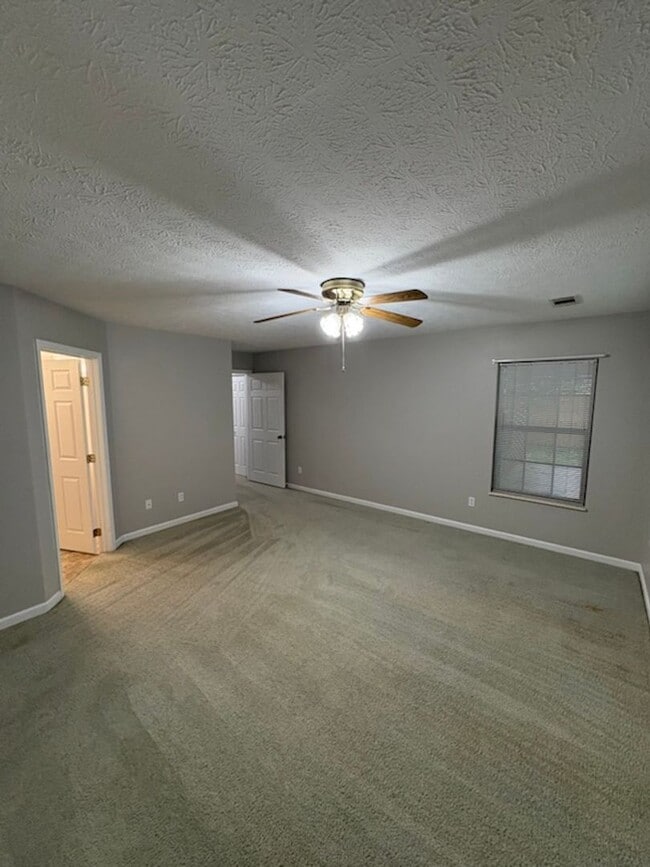 Building Photo - 153 Oakleaf Cir