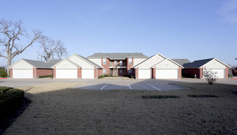 Building Photo - Deer Run Apartments