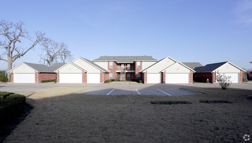 Primary Photo - Deer Run Apartments