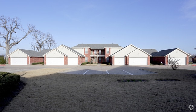 Building Photo - Deer Run Apartments