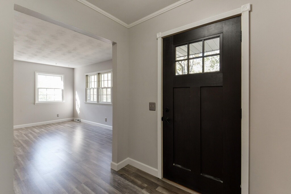 Building Photo - 2304 E Cardinal St