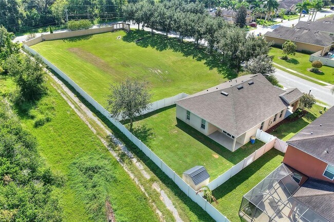 Building Photo - 1900 Wind Meadows Dr