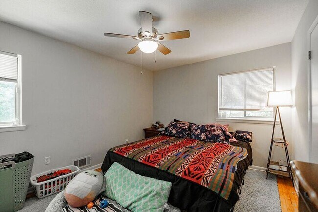 Building Photo - 265 Brentwood Dr