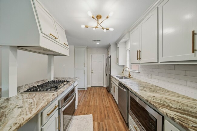 Building Photo - 10658 Northbrook Dr