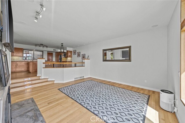Building Photo - 4 Woodhaven Dr