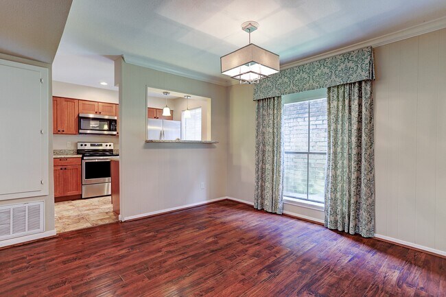 Building Photo - 1201 McDuffie St