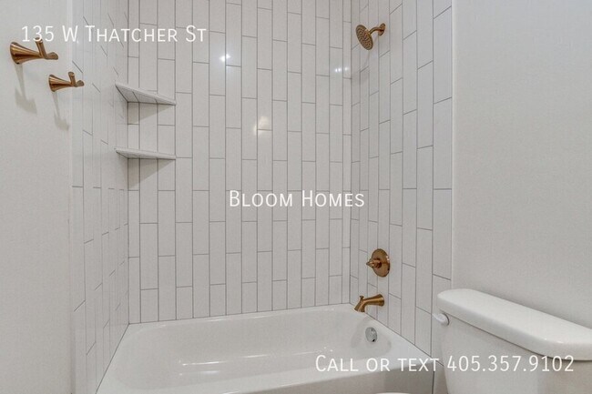 Building Photo - 135 W Thatcher St