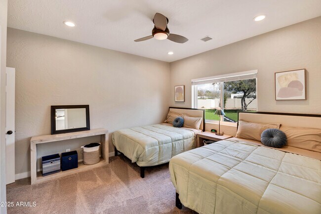 Building Photo - 7074 E Aster Dr