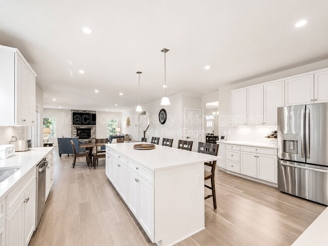 Building Photo - 11710 Southview Ct