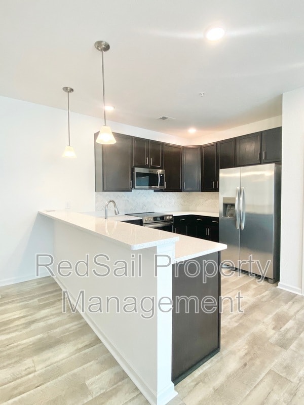 Building Photo - 1744 Vankar Dr