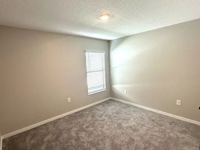 Building Photo - This almost new home is in the beautiful Crossings at Palm River Neighborhood, 5 minutes from 618...