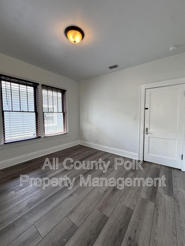 Building Photo - 202 W Belmar St