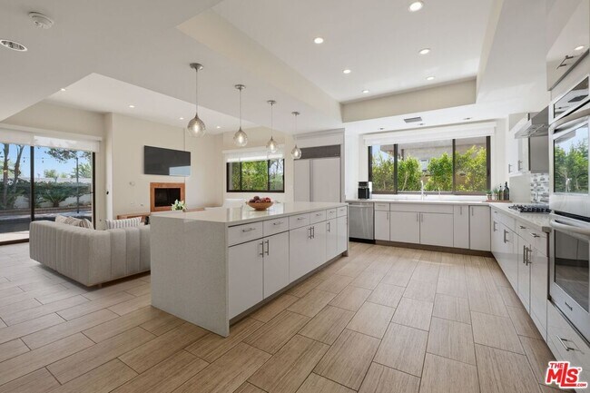 Building Photo - 2408 Venus Dr