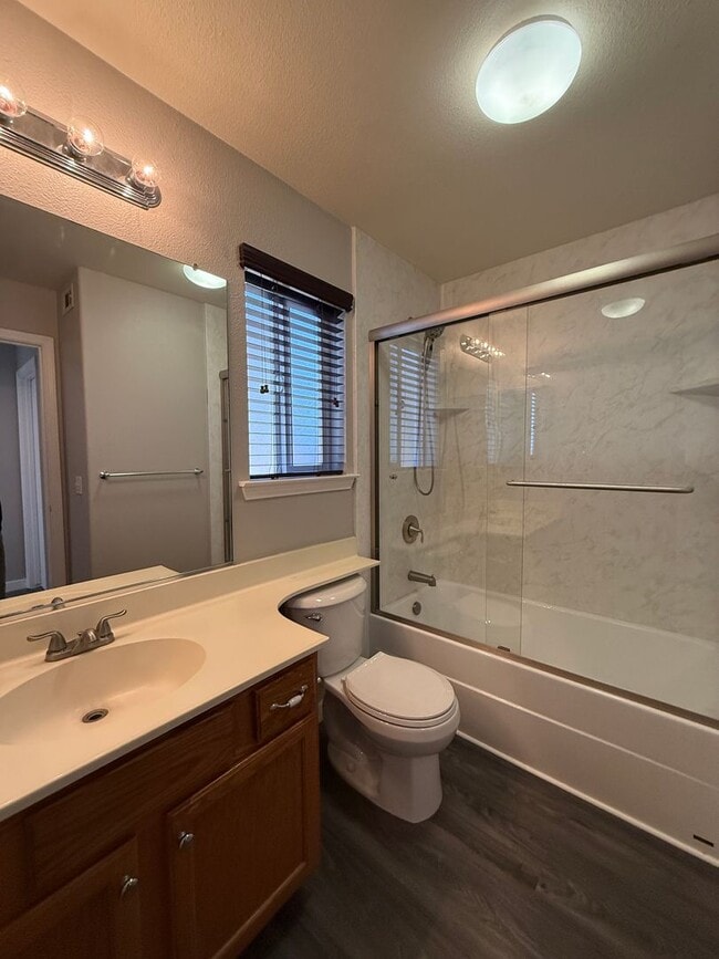 Building Photo - Beautiful River Oaks Large Two Story Home With Three Car Garage