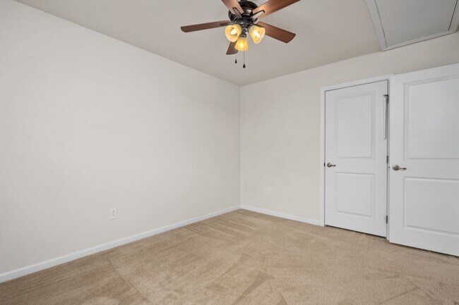 Building Photo - Smithfield Home