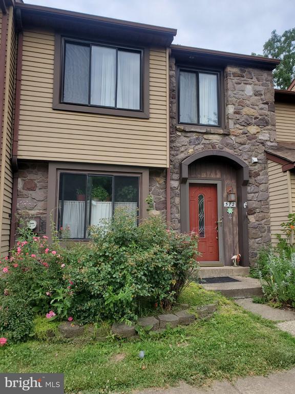 Building Photo - 572 Atwood Ct