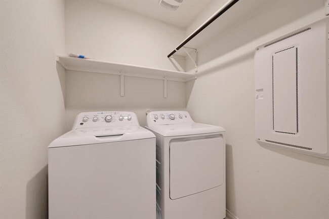 Building Photo - 271 Grace Lilly Dr