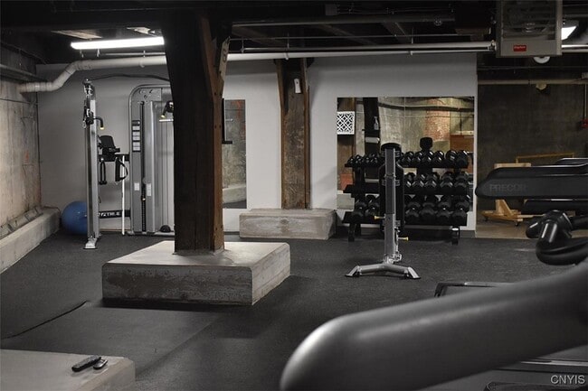 Building Photo - 800 N Clinton St