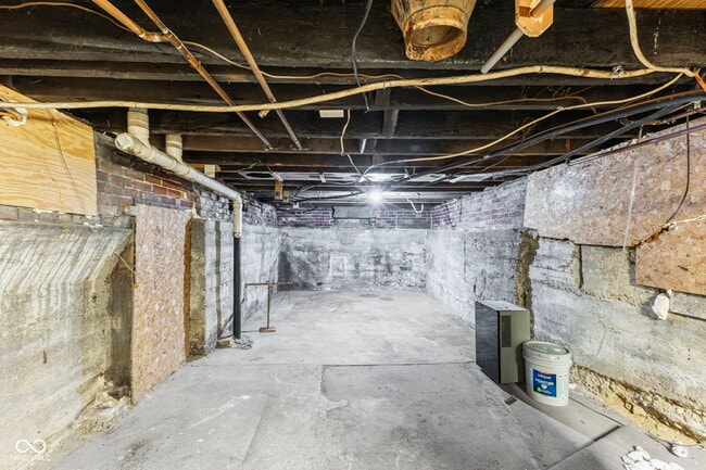 Building Photo - 420 S East St