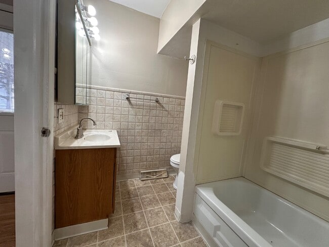 Building Photo - 17 S 1st St