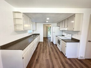 Building Photo - McMullen