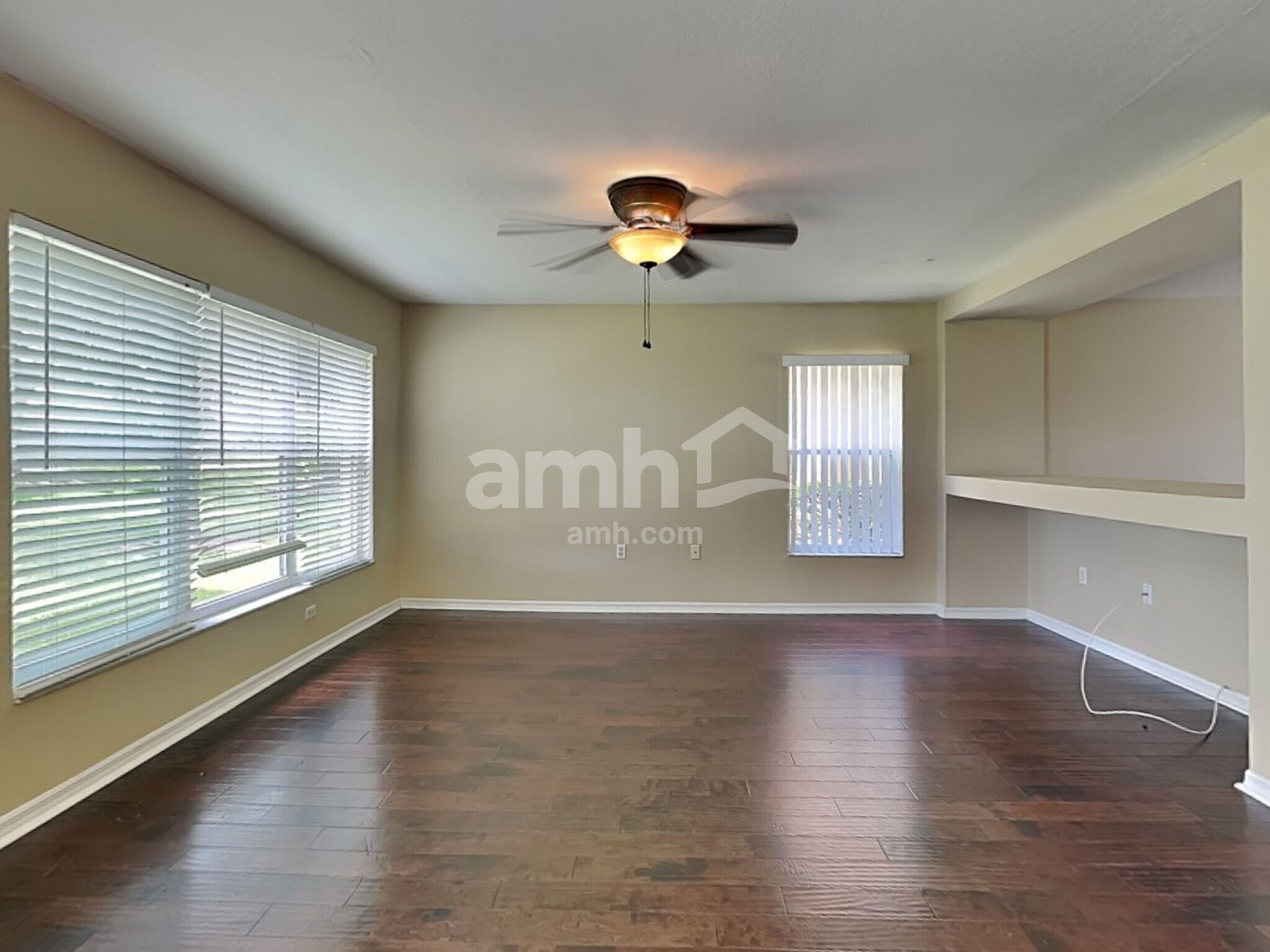 Building Photo - 6924 Lake Eaglebrooke Dr