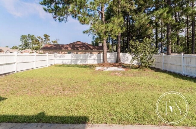 Building Photo - 1909 Stonehenge Dr