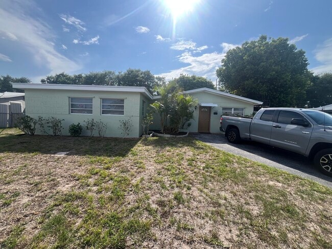Building Photo - 9109 Bamboo Dr