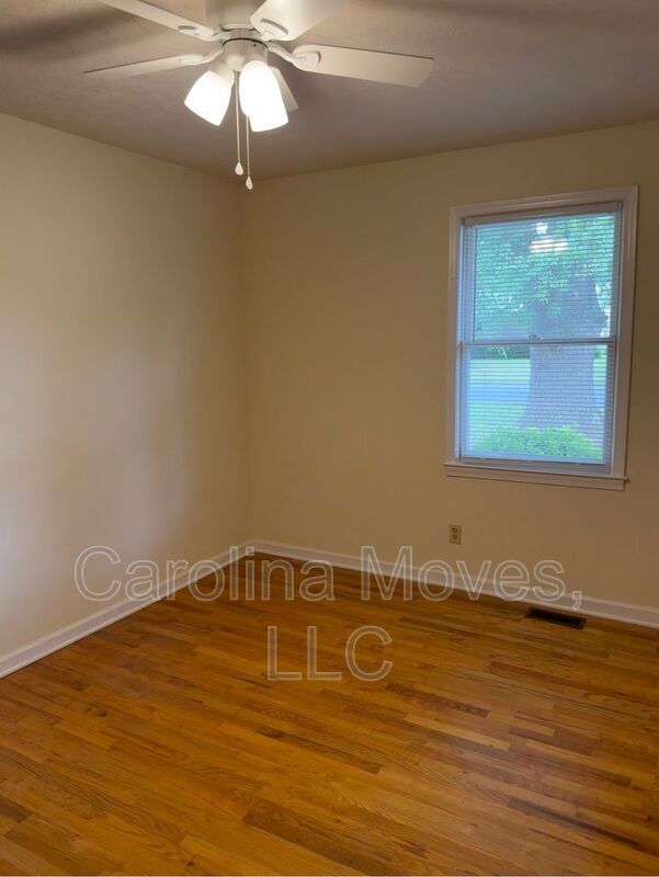 Building Photo - 107 Bismark Dr