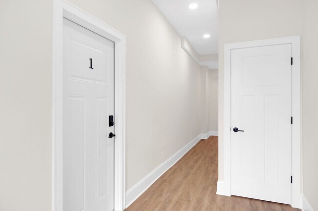 Building Photo - 2322 Scranton Rd