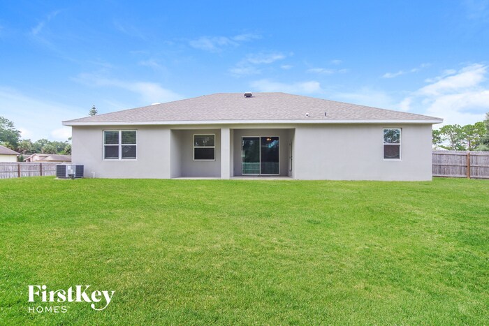 Building Photo - 898 Haftez St NE