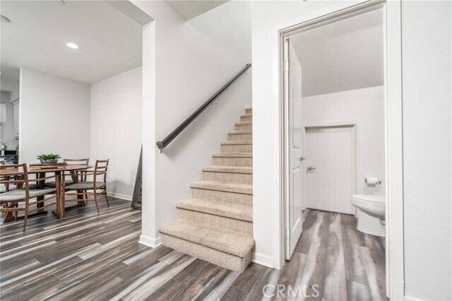 Building Photo - 8836 Jacaranda Ave